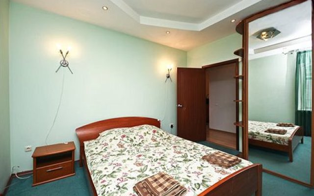 Moscow Kremlin Deluxe Apartment