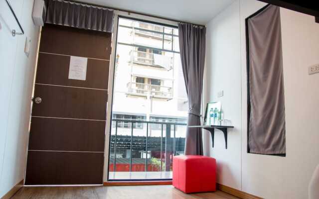 OYO 673 Nice Sleep Box Hotel