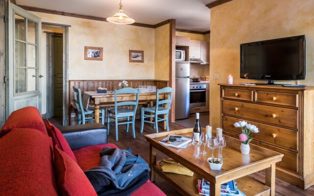 Pretty Apartment Just 300 Meters From the Slopes in Tignes
