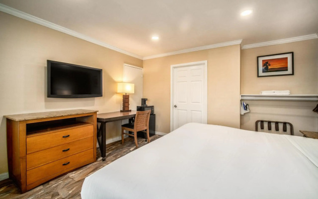 The Buena Park Hotel & Suites