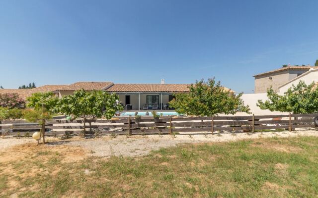 Serene Villa in Saint-Victor-la-Coste with Private Pool