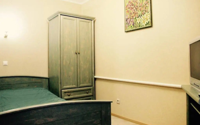 Gusarskiy Hotel and Apartment