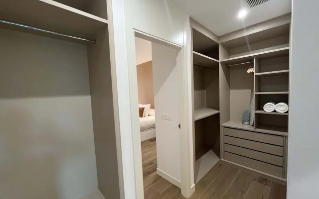 w Impressive 3BR w Sunny Terrace in Chueca