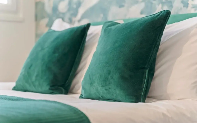 Emerald Suite- Bham Citycentre- Luxury-cinema Room