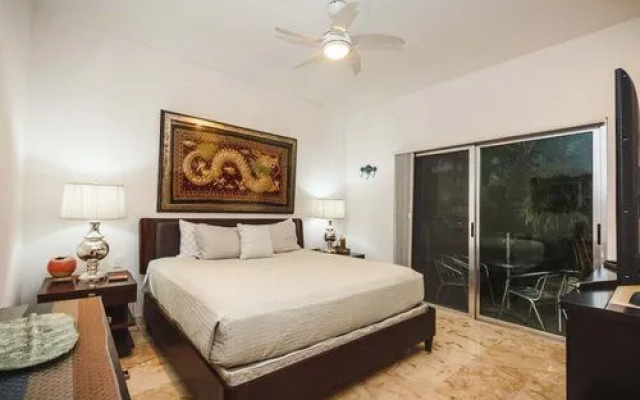 Mujeres Bailando by NAS