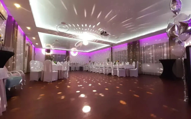 Route One - Restauracja & Pokoje Hotelowe