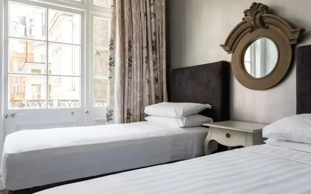 Gledhow Gardens Viii by Onefinestay