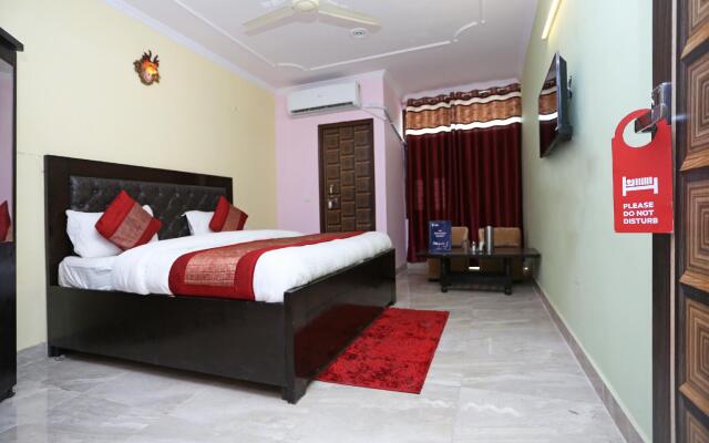 OYO 11504 N D Star Residency