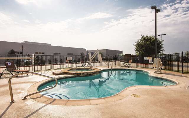 La Quinta Inn & Suites by Wyndham McKinney