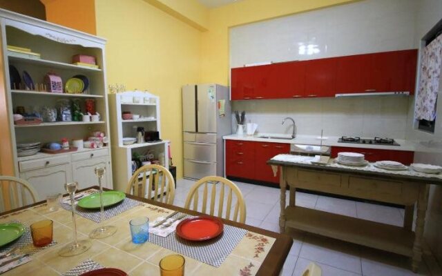 Orange Cat Hostel