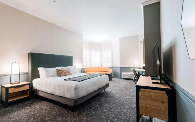 Hotel NoBo Cascade, Tapestry Collection by Hilton