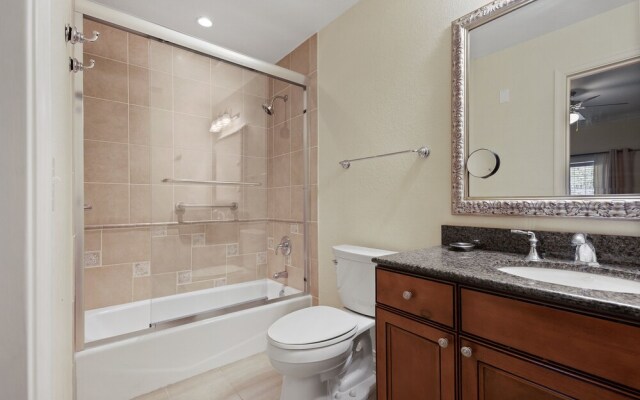 Rvh_323r Classic 3 Bedroom Condo