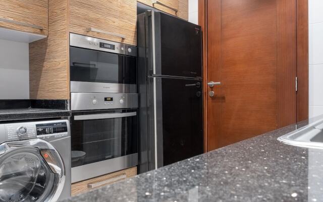 Vesta - Luxury Apt- 2BR - CFC II