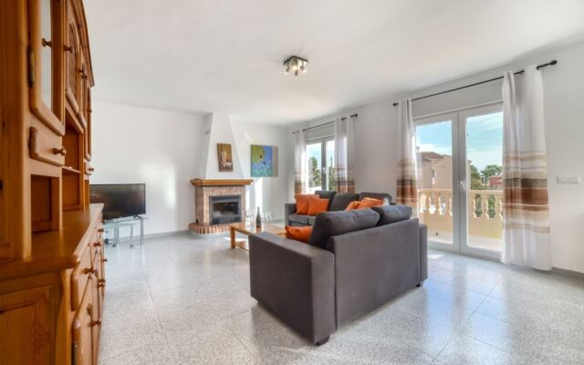 Villa - 4 Bedrooms with Pool and WiFi - 104984