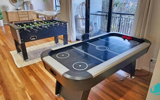 Splendour Hideaway - Luxury pool at Caves Beach