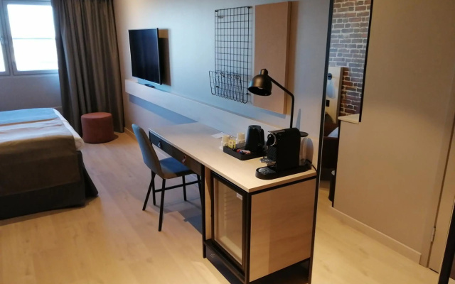 Skyline Airport Hotel