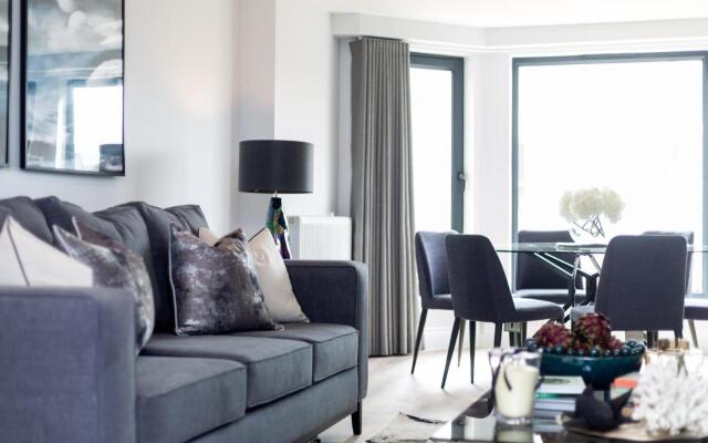 The Carlyle - Elegant Serviced Apartments