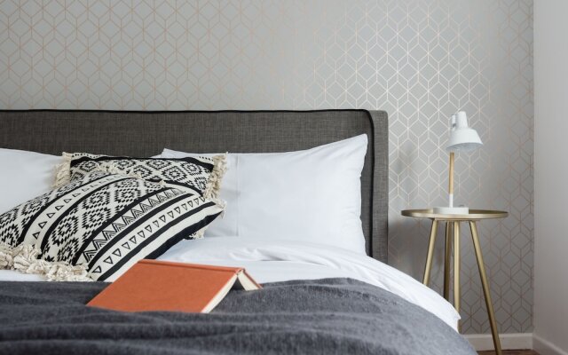 The Jericho Terrace House - 2BD + Parking