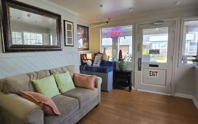Beston Inn Seattle