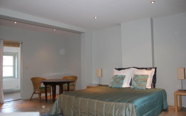 Two Rooms In Bruges