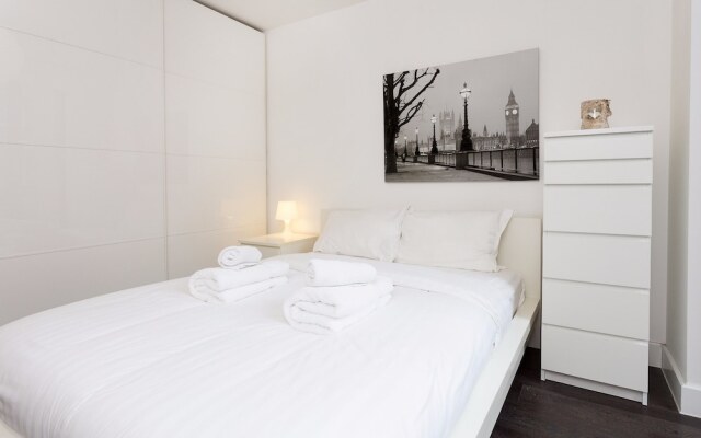 Luxury East London Flat, Sleeps 6