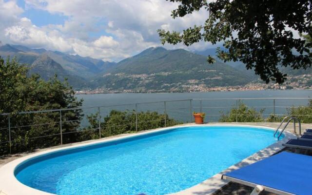 Villa Erica con piscina privata sul lago di Como
