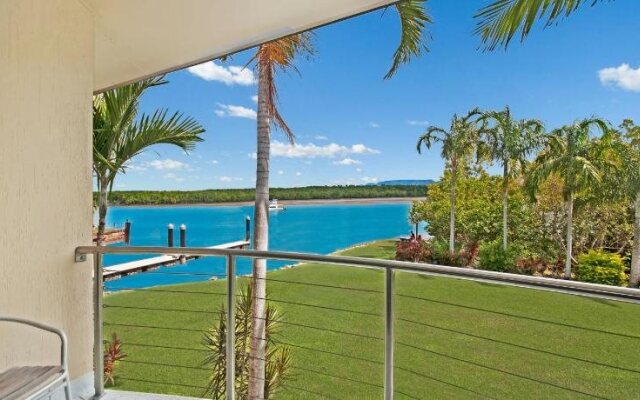 Hinchinbrook Marine Cove Resort