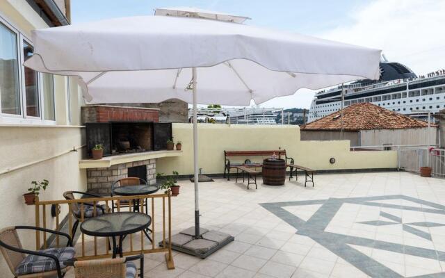 Apartment Burin