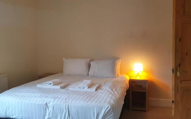 4 Bedroom Townhouse + Parking