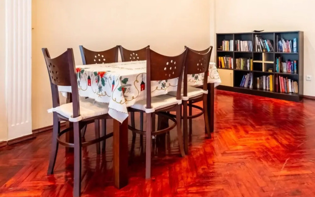 Bright and Central Flat in Kadikoy With Balcony