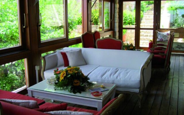 Kiriaki Guesthouse & Suites