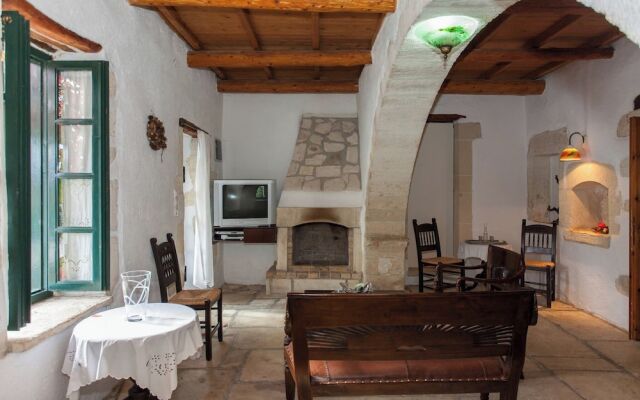 Dream 1 -traditional House With Pool To Share