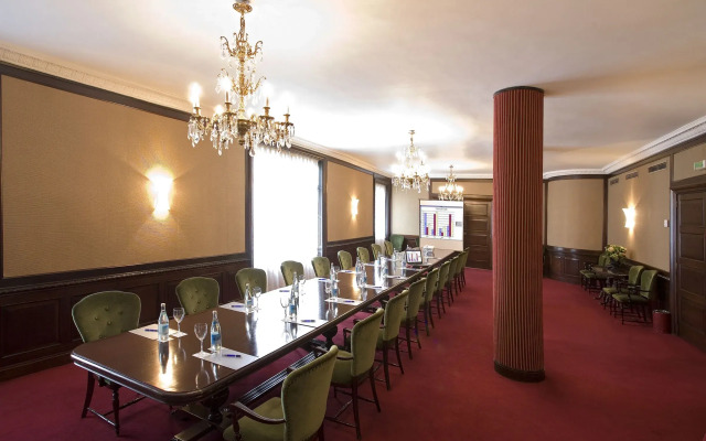 Hotel Carlton