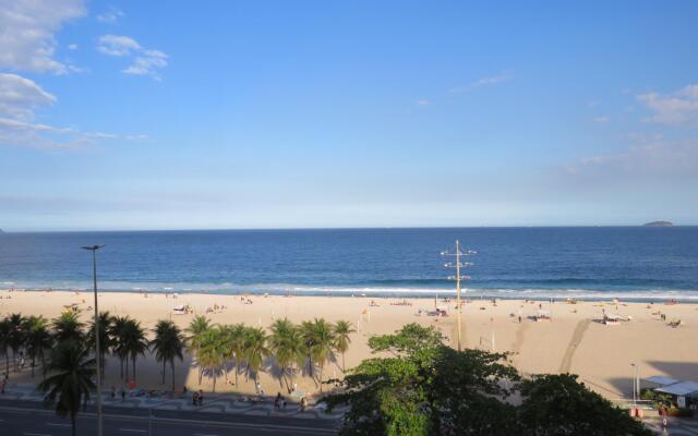 Pineapples ATL702 | Copacabana beach view