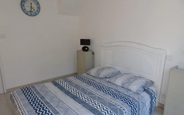 Classic Breton Holiday Home in Sarzeau