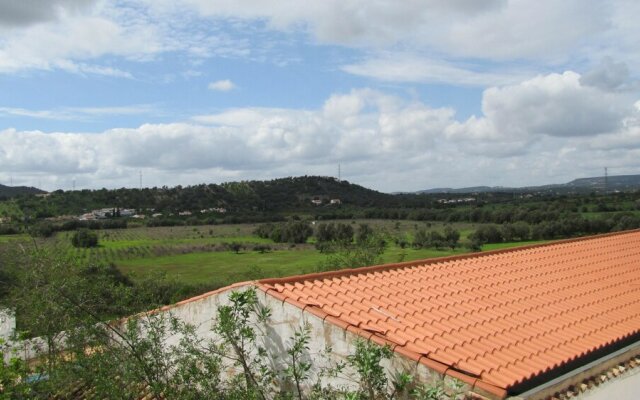 House With 5 Bedrooms in Paderne, With Wonderful Mountain View, Furnis