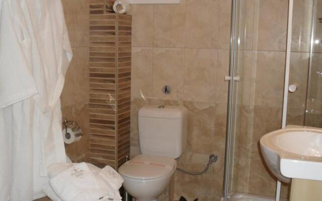 Kyknos De Luxe Suites