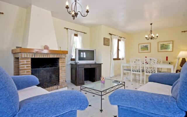 Villa - 3 Bedrooms with Pool and WiFi - 106427