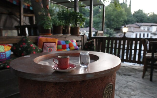 Shiraz Hotel & Restaurant