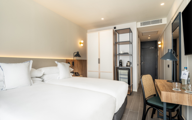 LIVVO Lumm Hotel 