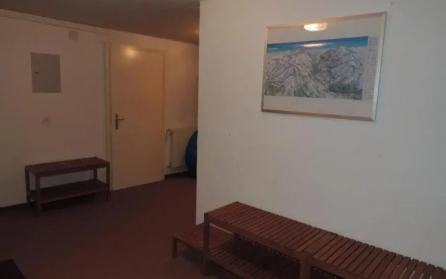 Gentiana (162 Li) Studio