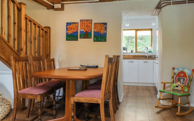 Bwthyn Gwyn Ty'n Y Pant