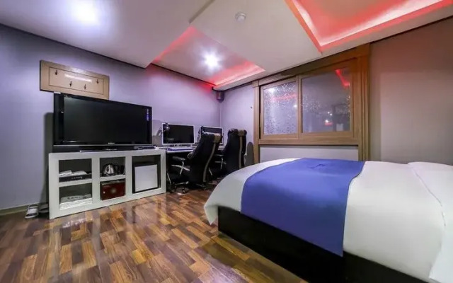 Quality Suites Convention Center