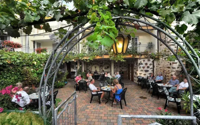 Winzerhotel - Restaurant zum Moselstrand