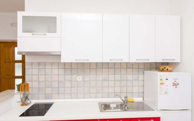 Apartments Limuni