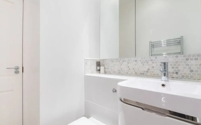 Modern stylish and luxurious 1 bed flat