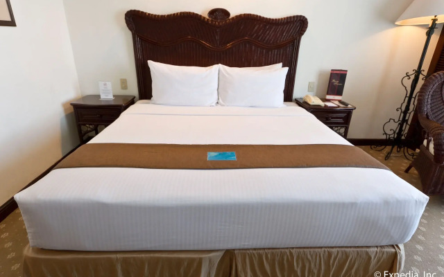 Waterfront Airport Hotel & Casino