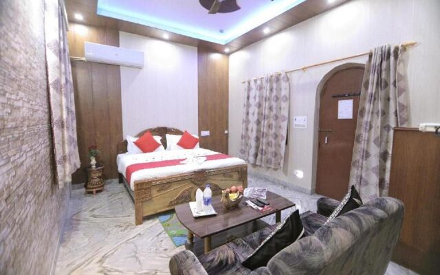 OYO 18641 Hotel Rashmi