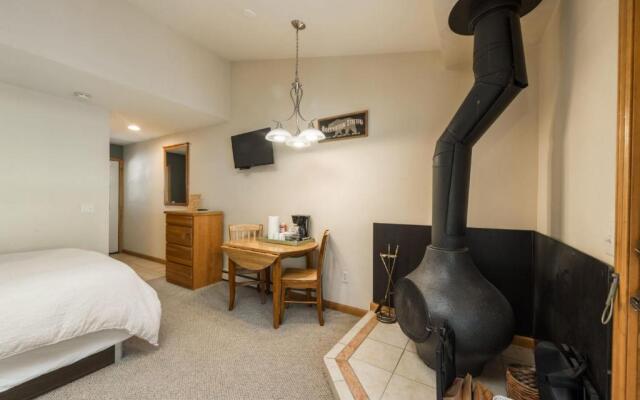 Ponderosa Lodge