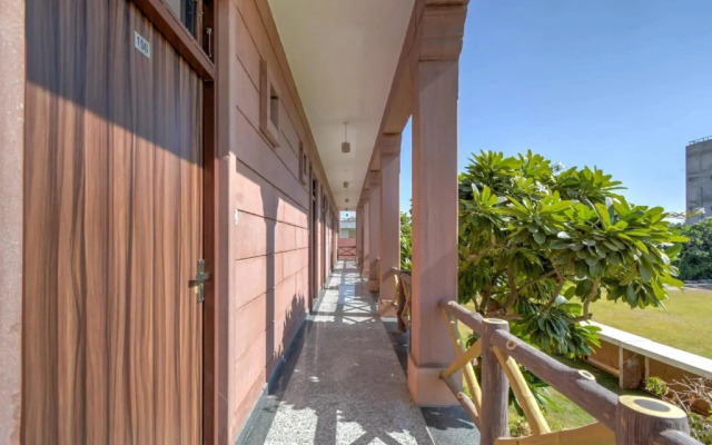 Capital O 68772 Kubergarh Resort